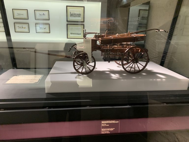 Maquette de voiture de pompier, exposée au Musée du Cheval, Chantilly © Marjorie Eclar